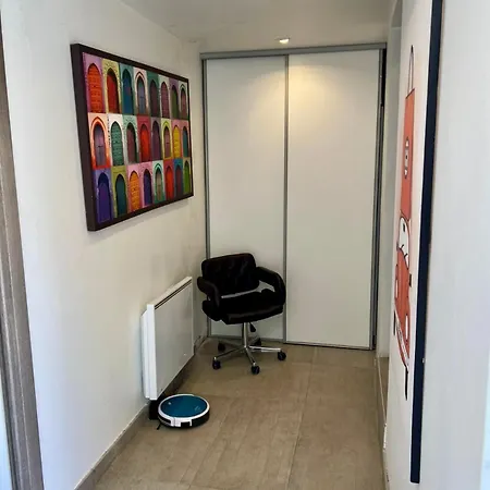Prive Avec Piscine ,parking Et Cuisine Prive *